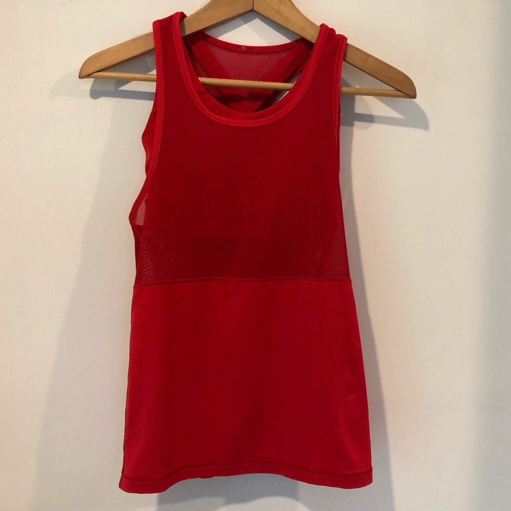 Lululemon Fast as Light 2 in 1 tank